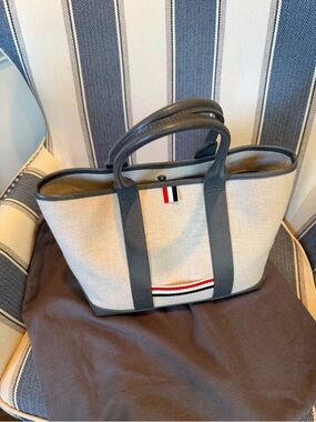 Thombrown tote
